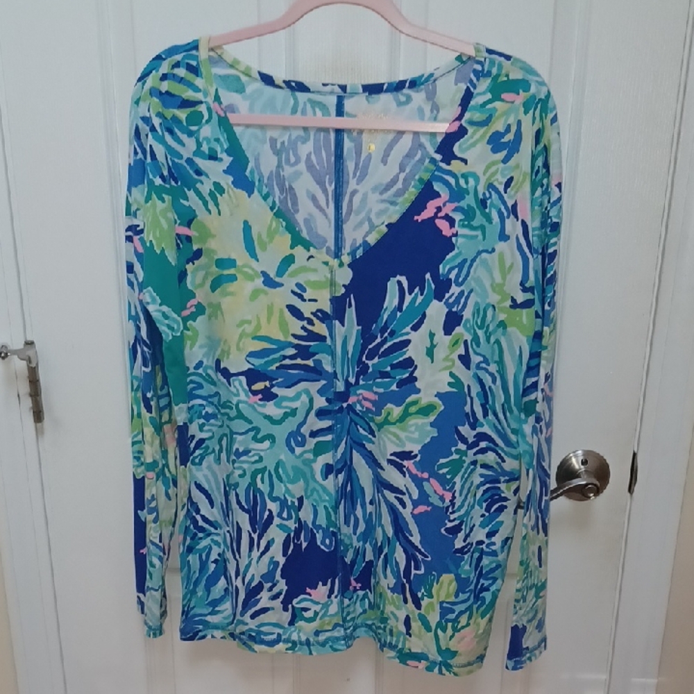 Lilly Pulitzer Luxletic Blue and Green Patterned V- neck Top